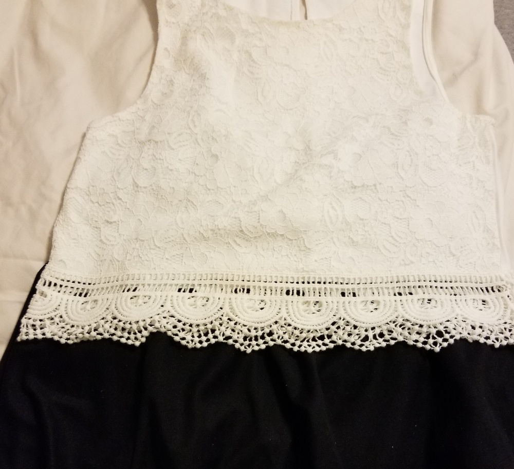 White Ambience crop top NWOT